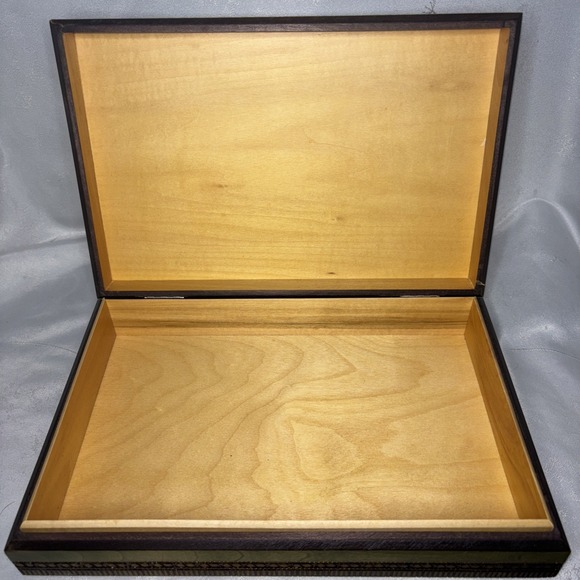 VTG Wooden Handcarved Etched Box‎ Old World Map Americas Poland Made Hinged - Picture 10 of 11